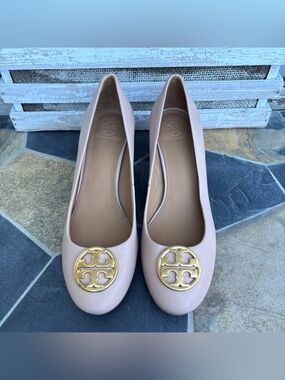 Tory Burch Chelsea Pump